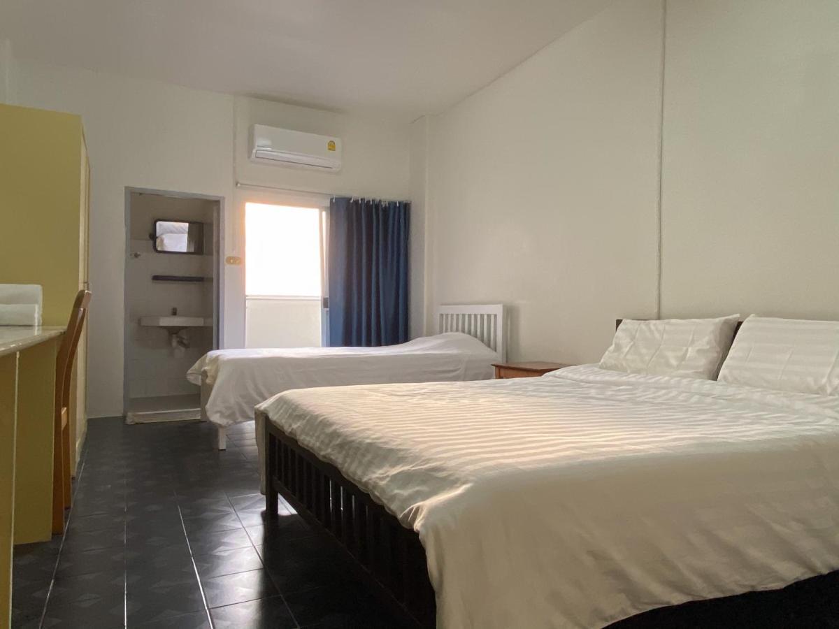 Monta Apartment Bangsaen Buitenkant foto