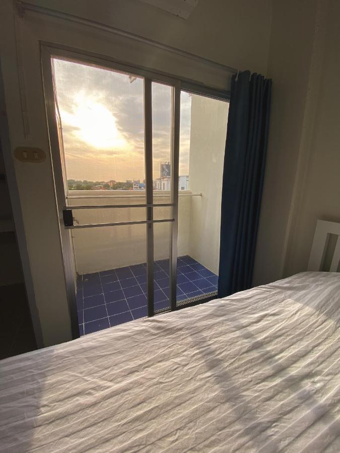 Monta Apartment Bangsaen Buitenkant foto